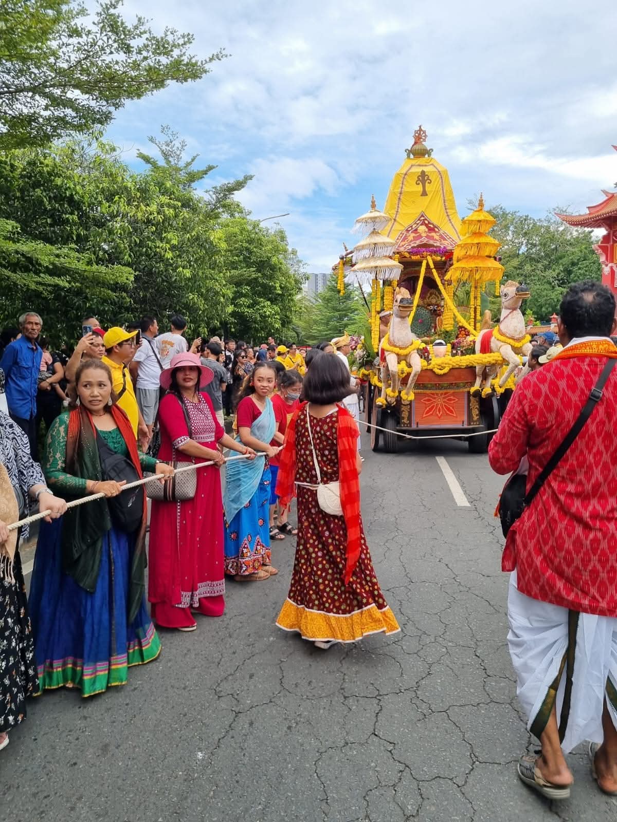 Foto Pawai Kereta Sri Krishna